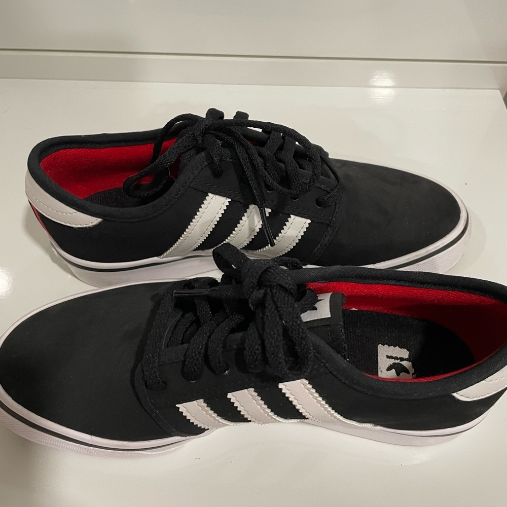 Adidas Sneakers